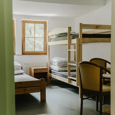 Schronisko Pttk Pod Muflonem Hostel
