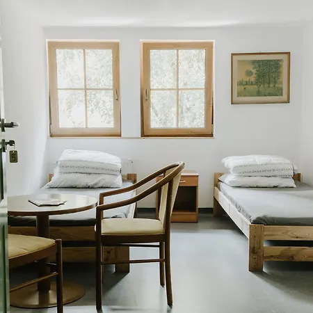 Hostel Schronisko Pttk Pod Muflonem *