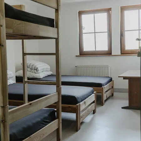 Hostel Schronisko Pttk Pod Muflonem *