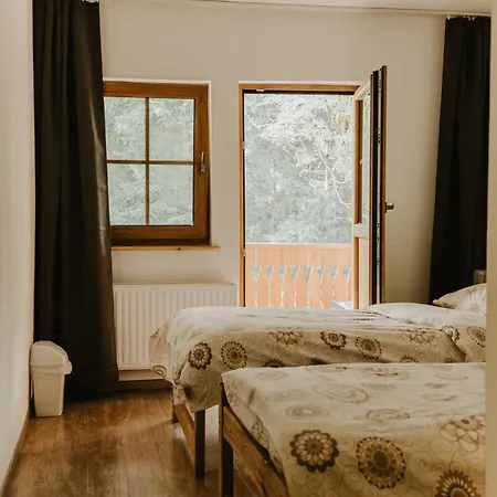 Schronisko Pttk Pod Muflonem Hostel *
